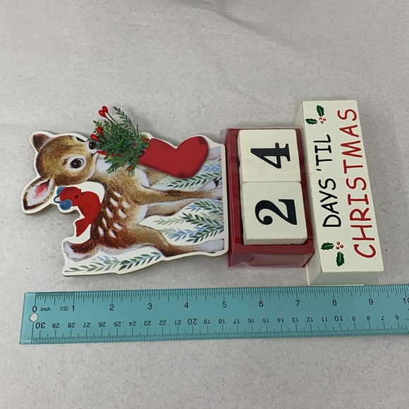 3 piece Christmas lot : wreath, countdown calendar & baby deer holiday decor - Picture 11 of 16